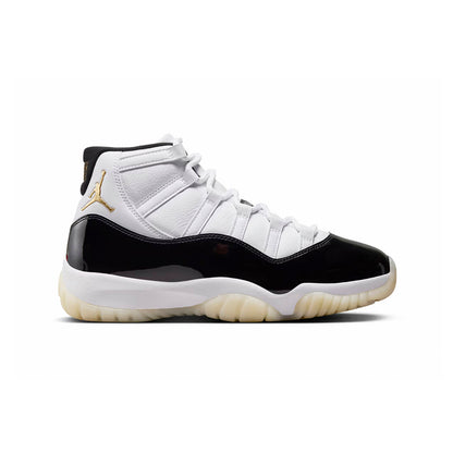 Air Jordan 11 Gratitude baskets homme et femme en cuir verni noir blanc, vue de profil