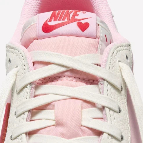 Air Jordan 1 Low Travis Scott Tropical Pink baskets basses homme et femme en cuir rose, vue arrière