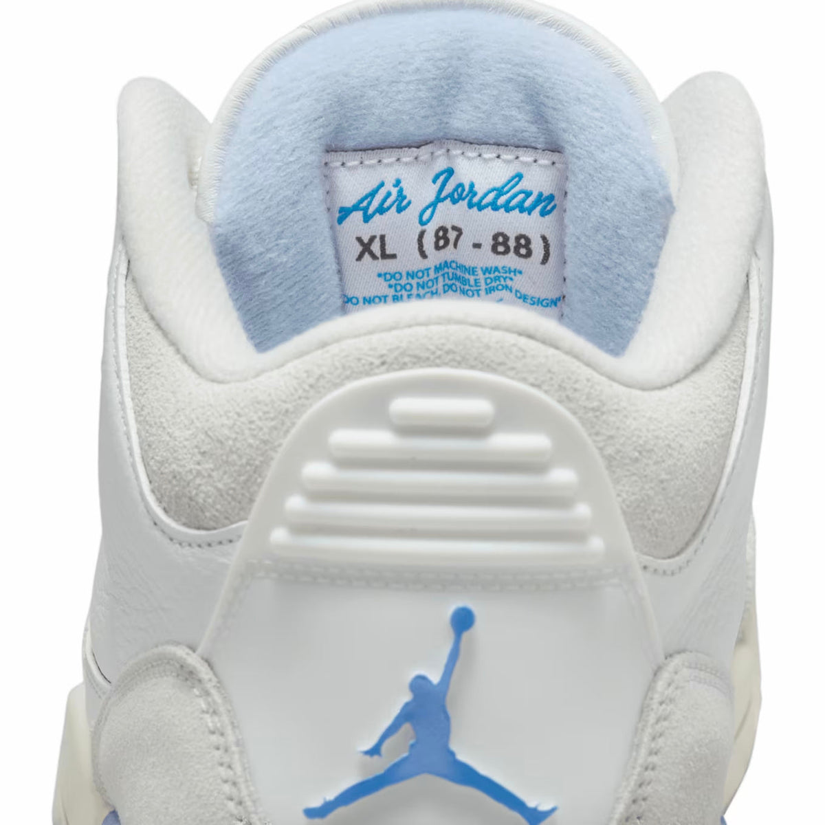 Air Jordan 3 Lucky Shorts baskets homme et femme en daim blanc bleu, détail tige