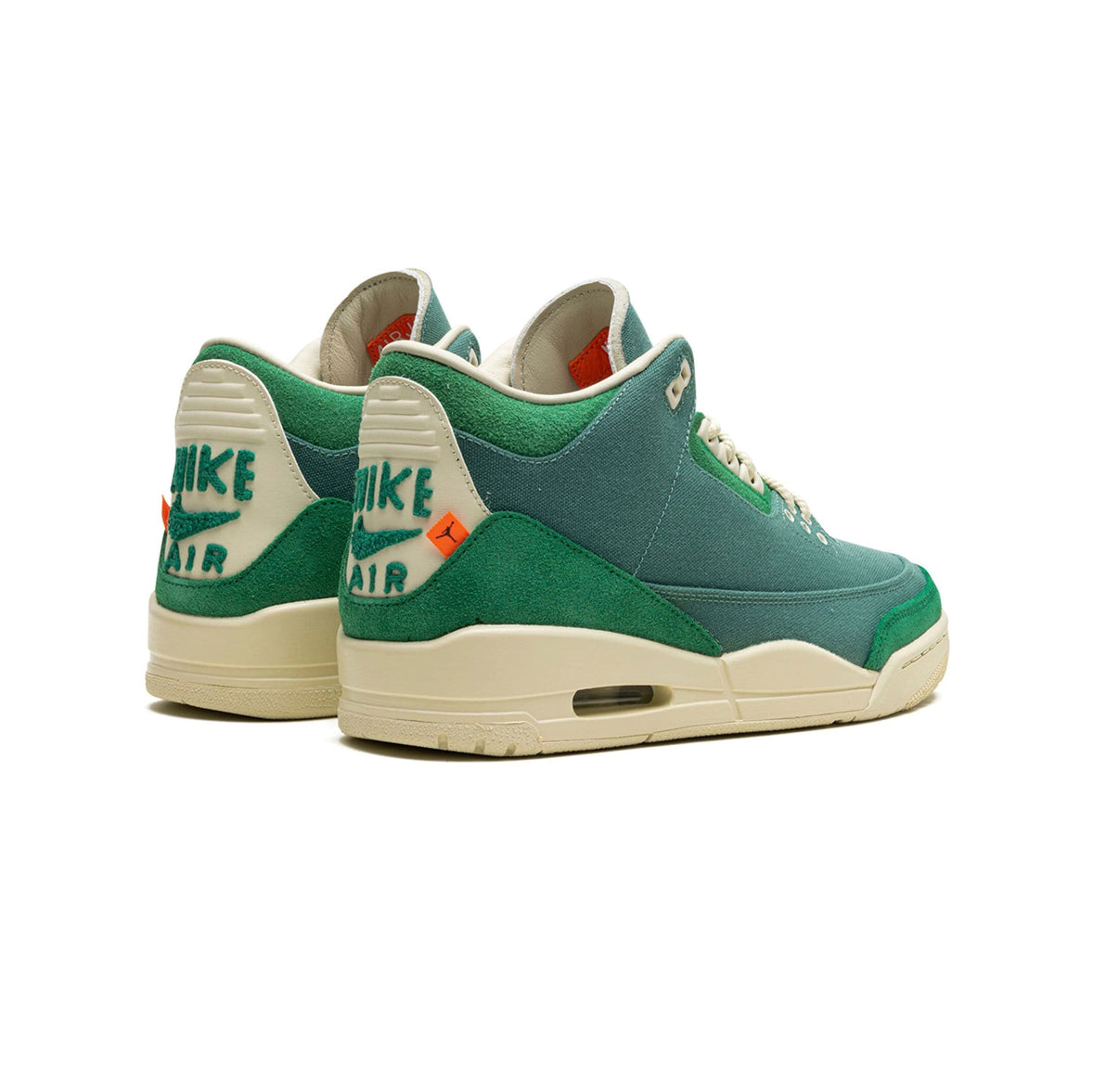 Air Jordan 3 Nina Chanel Abney Bicoastal baskets homme et femme en daim vert, détail semelle