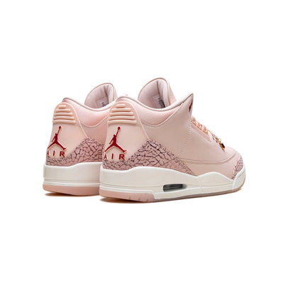 Air Jordan 3 Valentine's Day Treat Yourself baskets homme et femme en cuir noir rouge, détail semelle