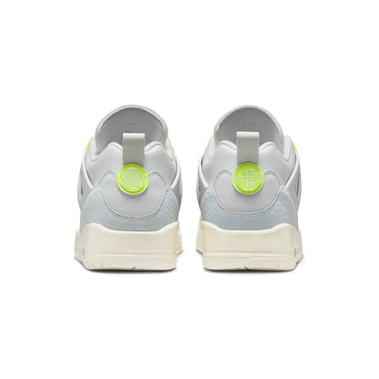 Air Jordan Spizike Low Photon Dust Volt baskets basses homme et femme en cuir beige jaune, détail semelle