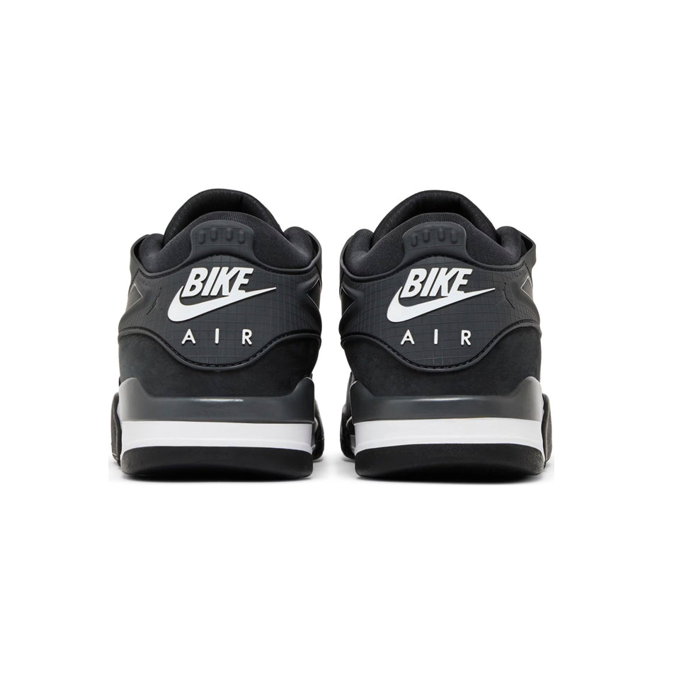 Air Jordan 4 RM Driveway Grey baskets homme et femme en cuir gris, détail semelle