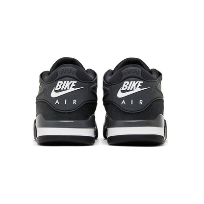 Air Jordan 4 RM Driveway Grey baskets homme et femme en cuir gris, détail semelle