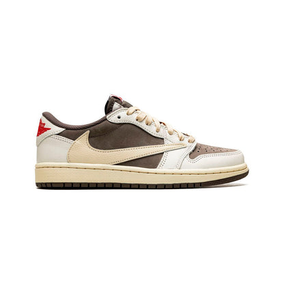 Air Jordan 1 Low Travis Scott Reverse Mocha baskets basses homme et femme en cuir marron, vue de profil