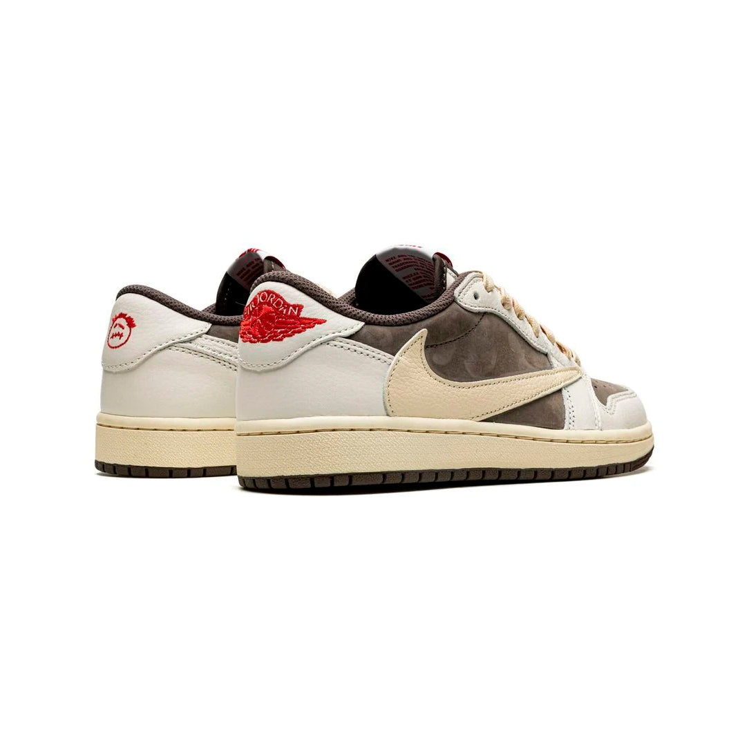 Air Jordan 1 Low Travis Scott Reverse Mocha baskets basses homme et femme en cuir marron, détail semelle
