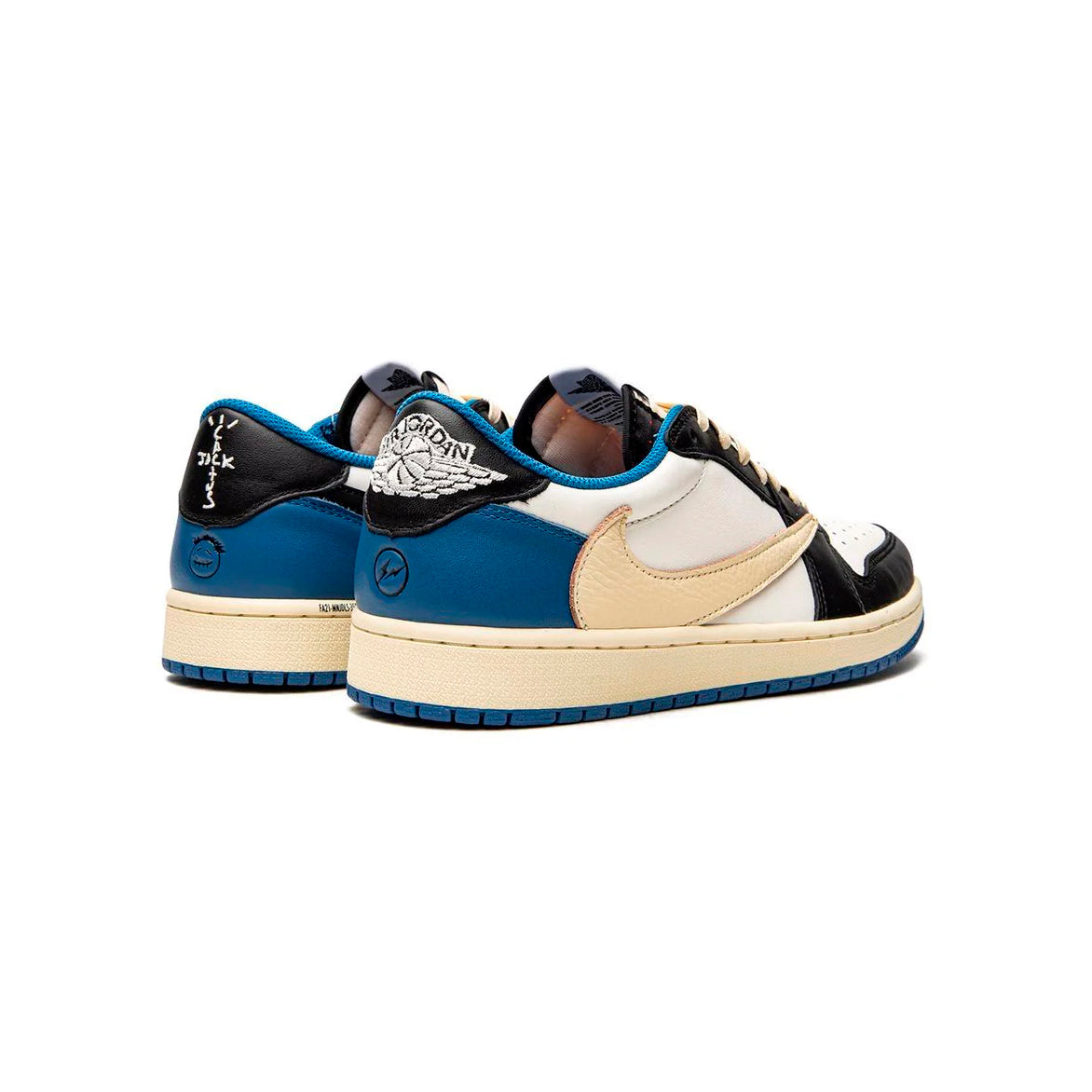 Air Jordan 1 Low Travis Scott Fragment baskets basses homme et femme en cuir noir blanc, détail semelle