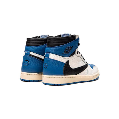 Air Jordan 1 High Travis Scott Fragment baskets montantes homme et femme en cuir noir blanc, détail semelle