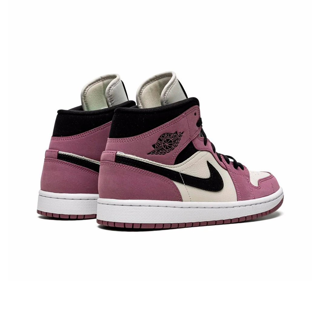 Air Jordan 1 Mid Berry Pink baskets mi-montantes femme en cuir rose, détail semelle