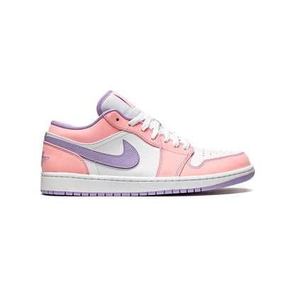 Air Jordan 1 Low Arctic Punch baskets basses femme en cuir blanc rose, vue de profil
