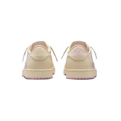 Air Jordan 1 Low Travis Scott Shy Pink baskets basses homme et femme en cuir rose, vue arrière