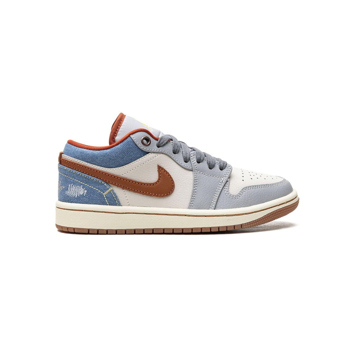 Air Jordan 1 Low Phantom Denim baskets basses homme et femme en cuir noir bleu, vue de profil