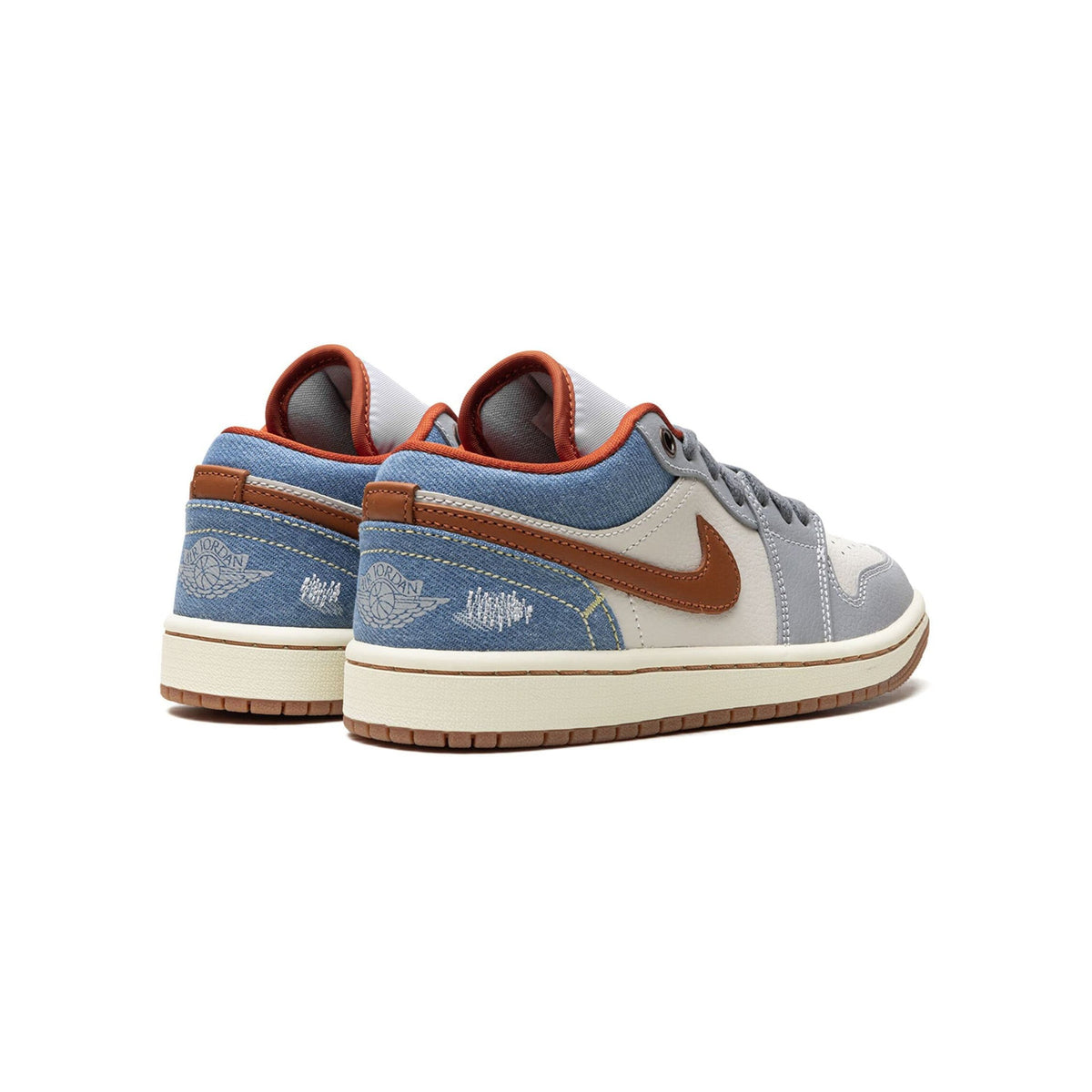 Air Jordan 1 Low Phantom Denim baskets basses homme et femme en cuir noir bleu, détail semelle