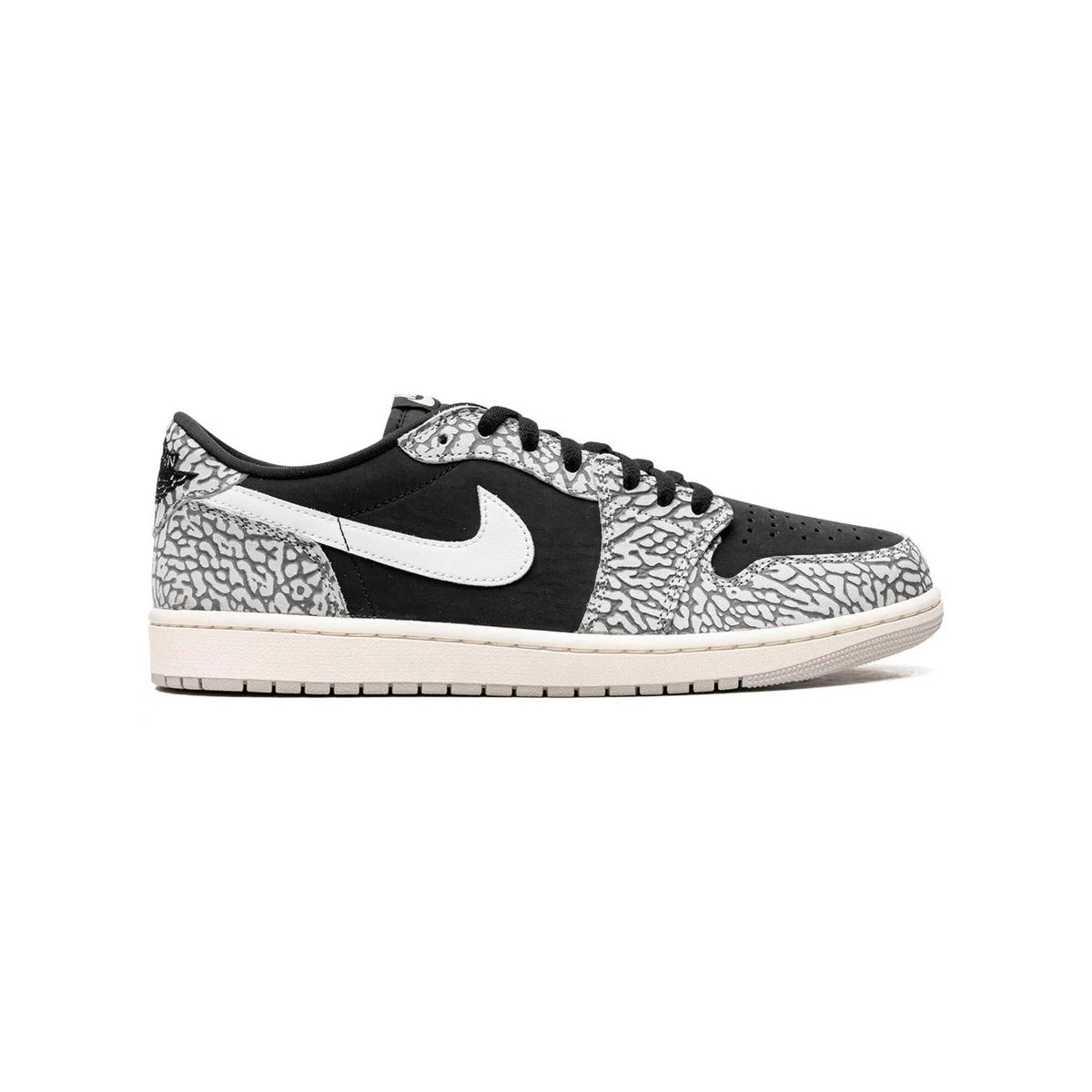 Air Jordan 1 Low Black Cement baskets basses homme et femme en cuir noir gris, vue de profil