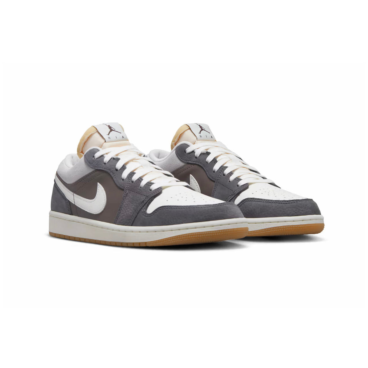 Air Jordan 1 Low SNKRS Day Korea Magpie baskets basses homme et femme en cuir noir blanc, vue de face