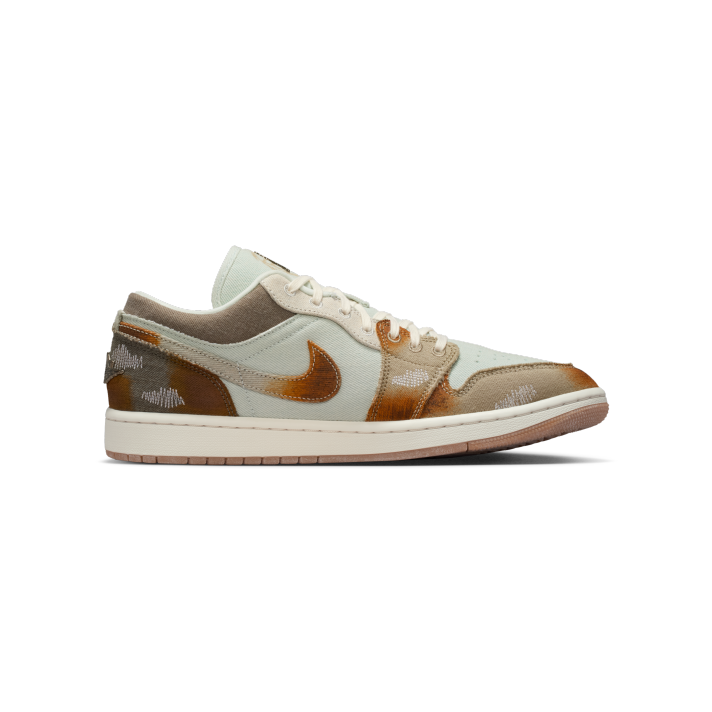 Air Jordan 1 Low Multi-Color Sail Light Bone baskets basses homme et femme en cuir blanc beige, vue de profil