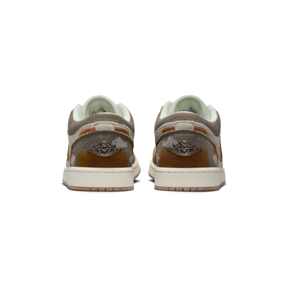 Air Jordan 1 Low Multi-Color Sail Light Bone baskets basses homme et femme en cuir blanc beige, détail semelle