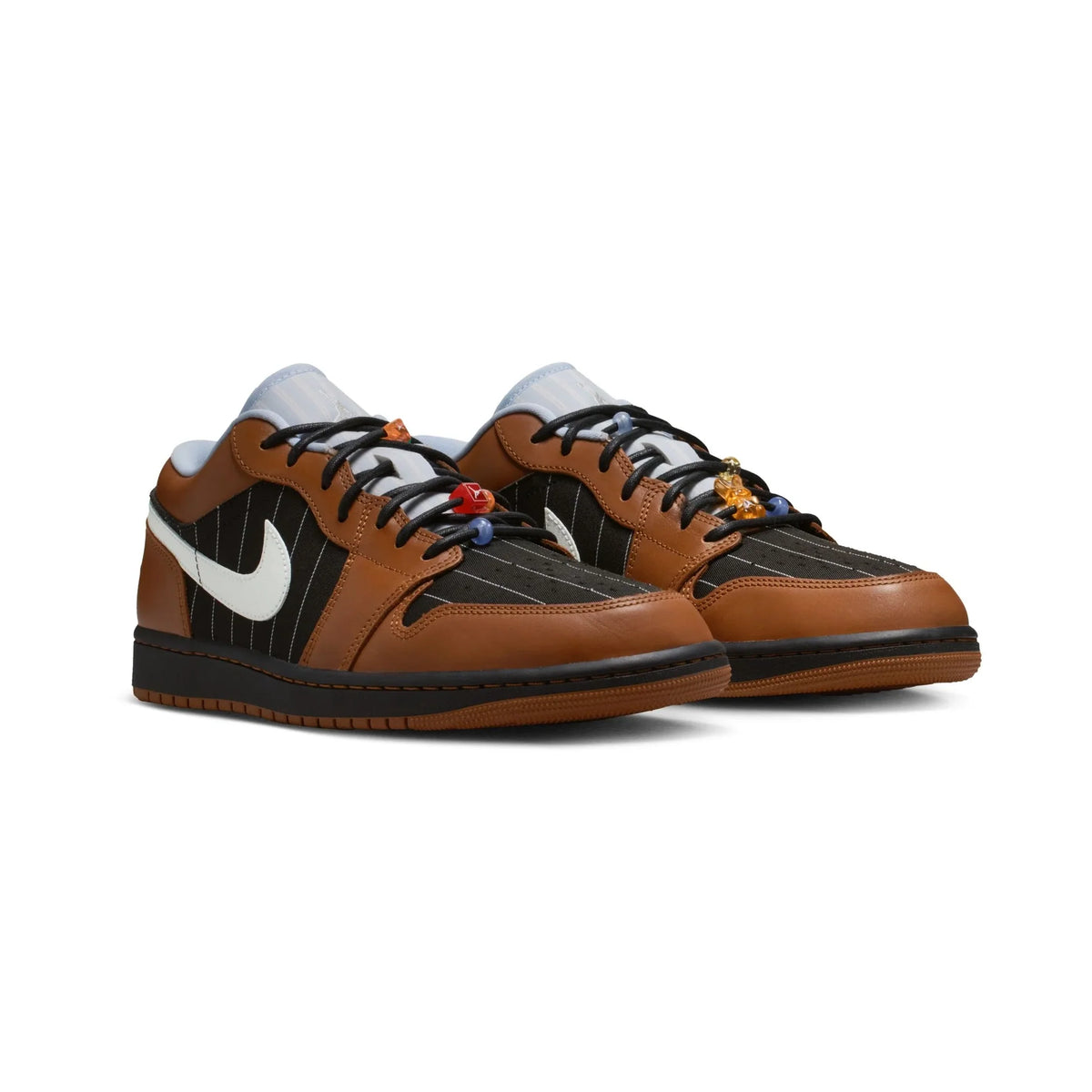 Air Jordan 1 Low Pinstripes Black Light Orewood Brown baskets basses homme et femme en cuir noir marron, vue de face