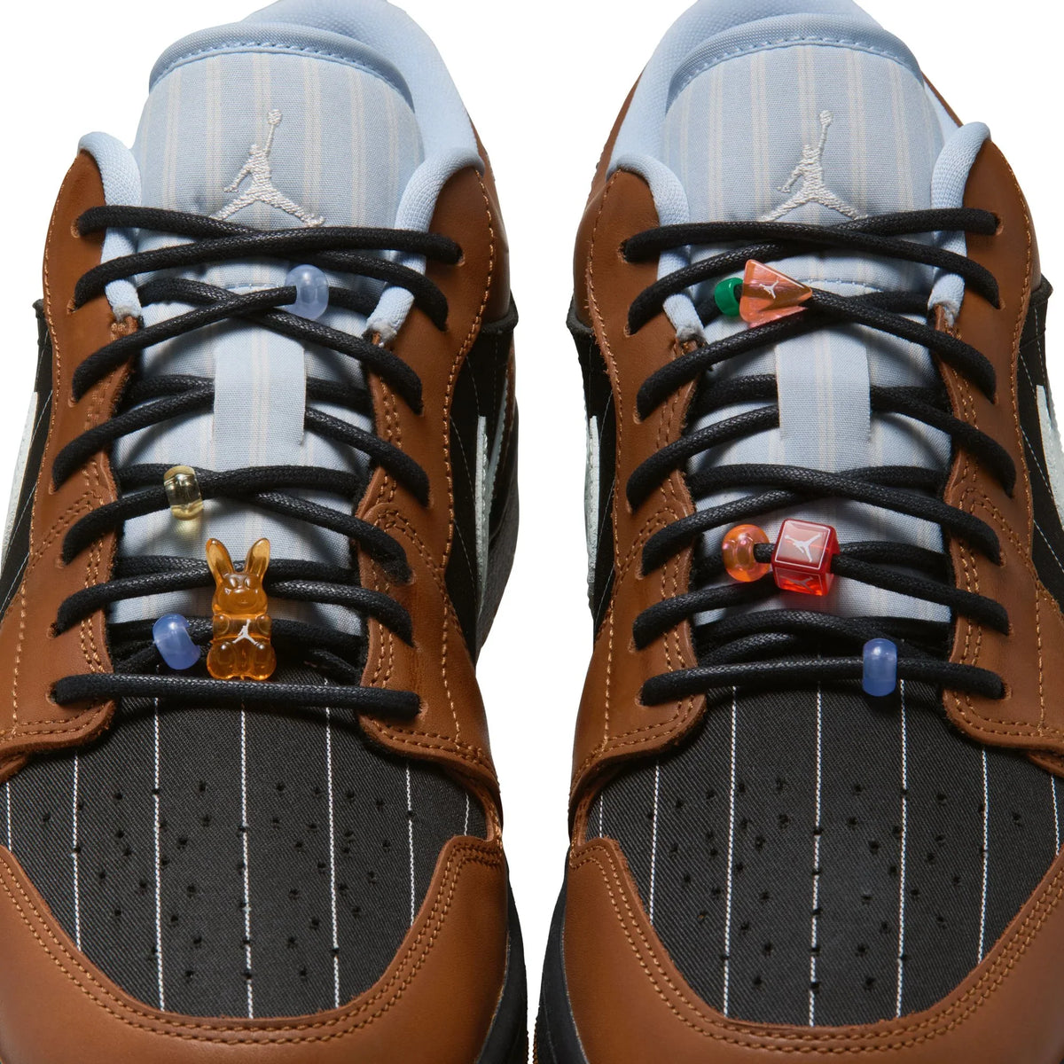 Air Jordan 1 Low Pinstripes Black Light Orewood Brown baskets basses homme et femme en cuir noir marron, vue arrière