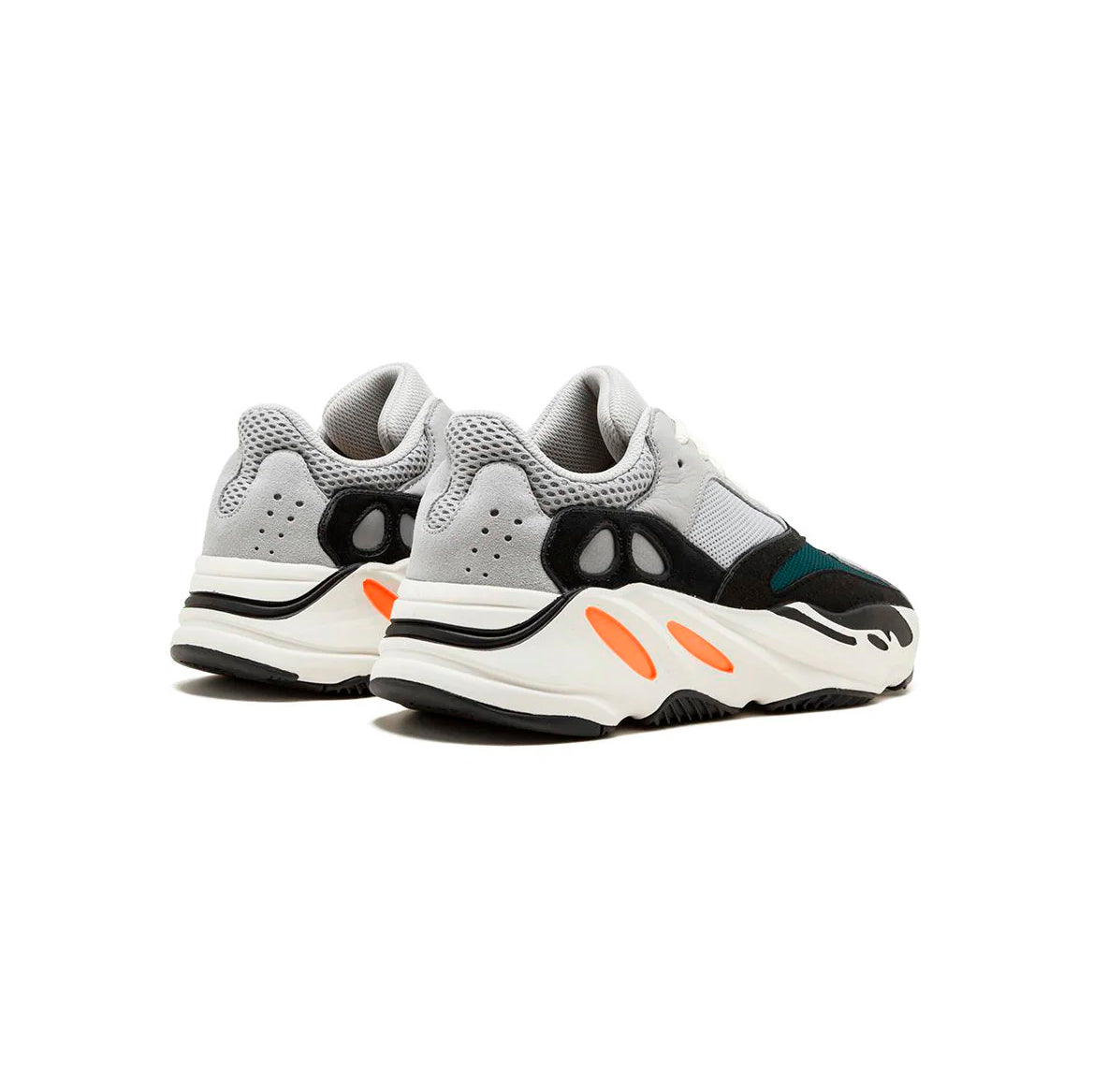 Adidas Yeezy 700 Wave Runner baskets homme et femme en daim, mesh et cuir synthétique noir gris, vue de face
