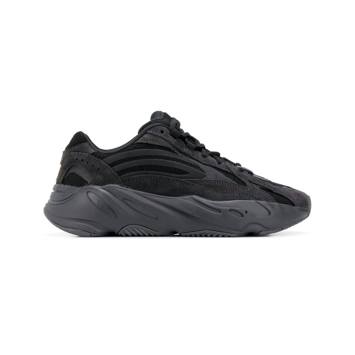 Adidas Yeezy 700 V2 Vanta baskets homme et femme en daim, mesh et cuir synthétique noir, vue de profil