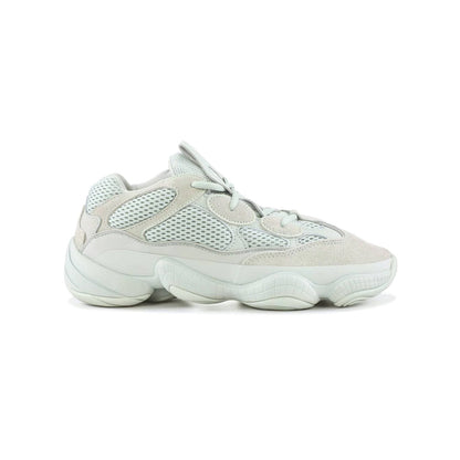 Adidas Yeezy 500 Salt baskets homme et femme en daim, mesh et cuir beige, vue de profil