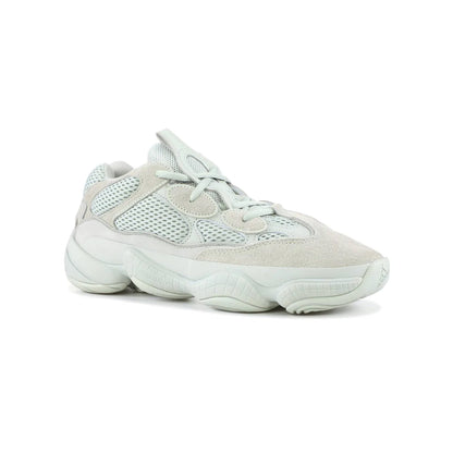Adidas Yeezy 500 Salt baskets homme et femme en daim, mesh et cuir beige, vue de face