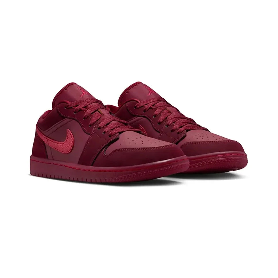 Air Jordan 1 Low Valentine's Day (2026) baskets basses homme et femme en cuir rouge rose, vue de face