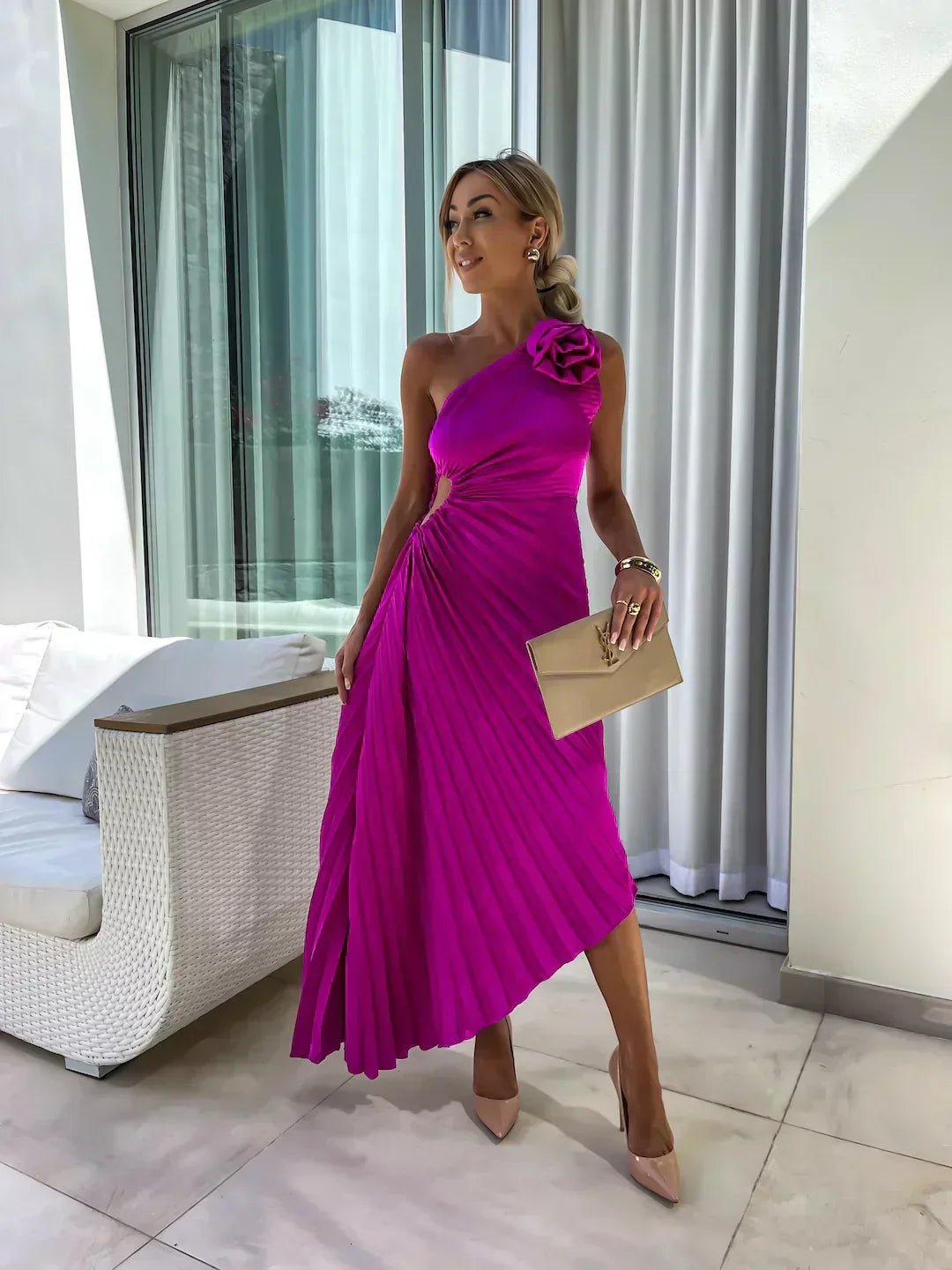 Ava | Robe maxi plissée à une épaule pour femme avec motif floral