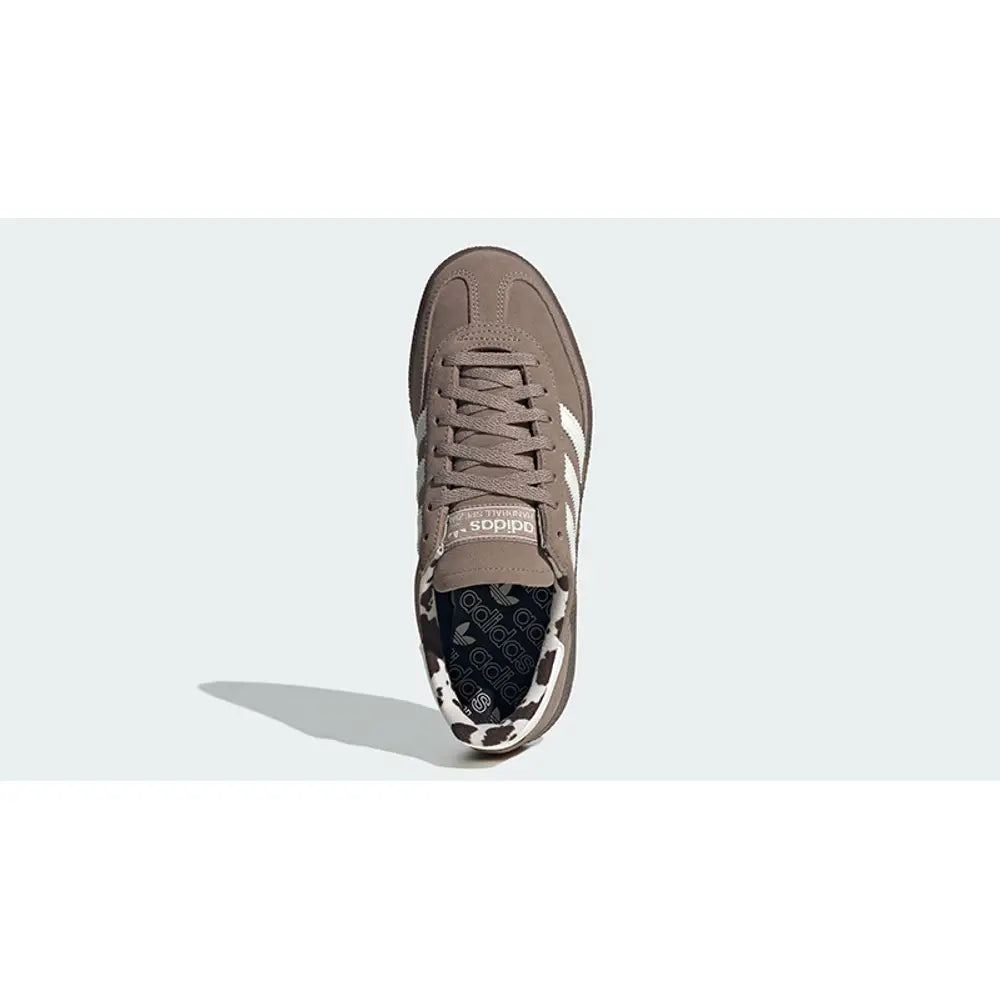 Sneakers basses Adidas Handball Spezial chalky brown cow print unisexe