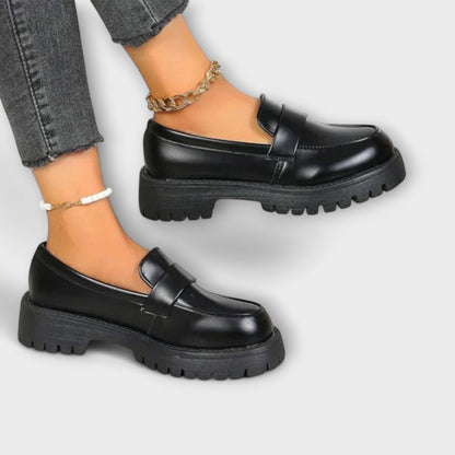 Mocassins Femme Juliette-Claire – détail de la tige