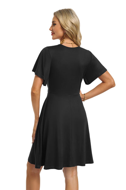 Robe Mini Femme en tissu léger, col V, coupe fluide – Menvelo
