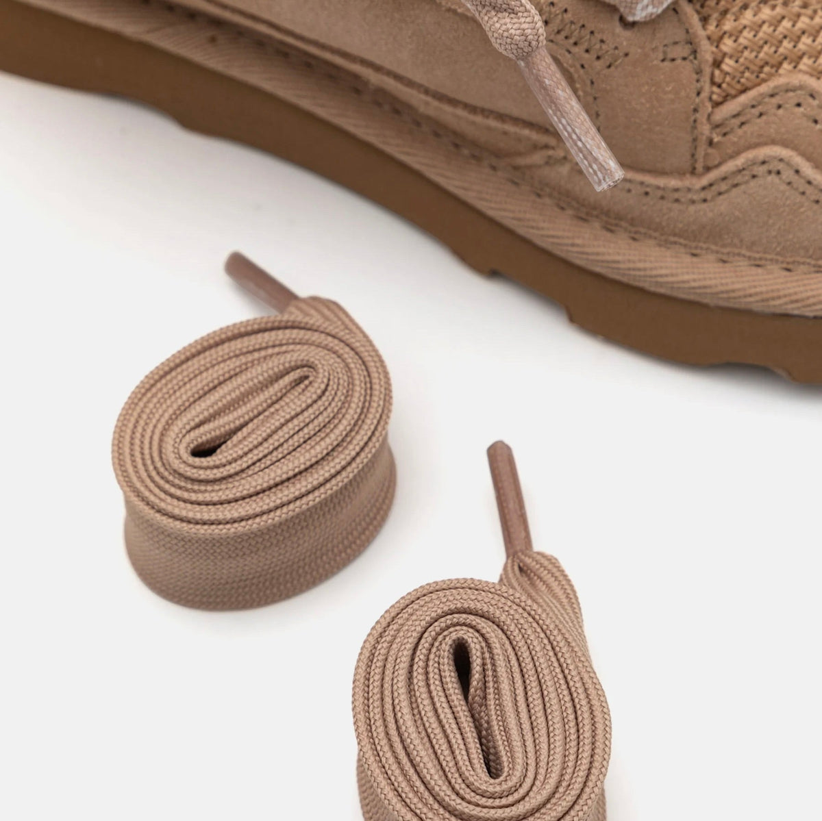UGG Lowmel Sand baskets enfant en daim et textile recyclé beige sable, vue de dessus