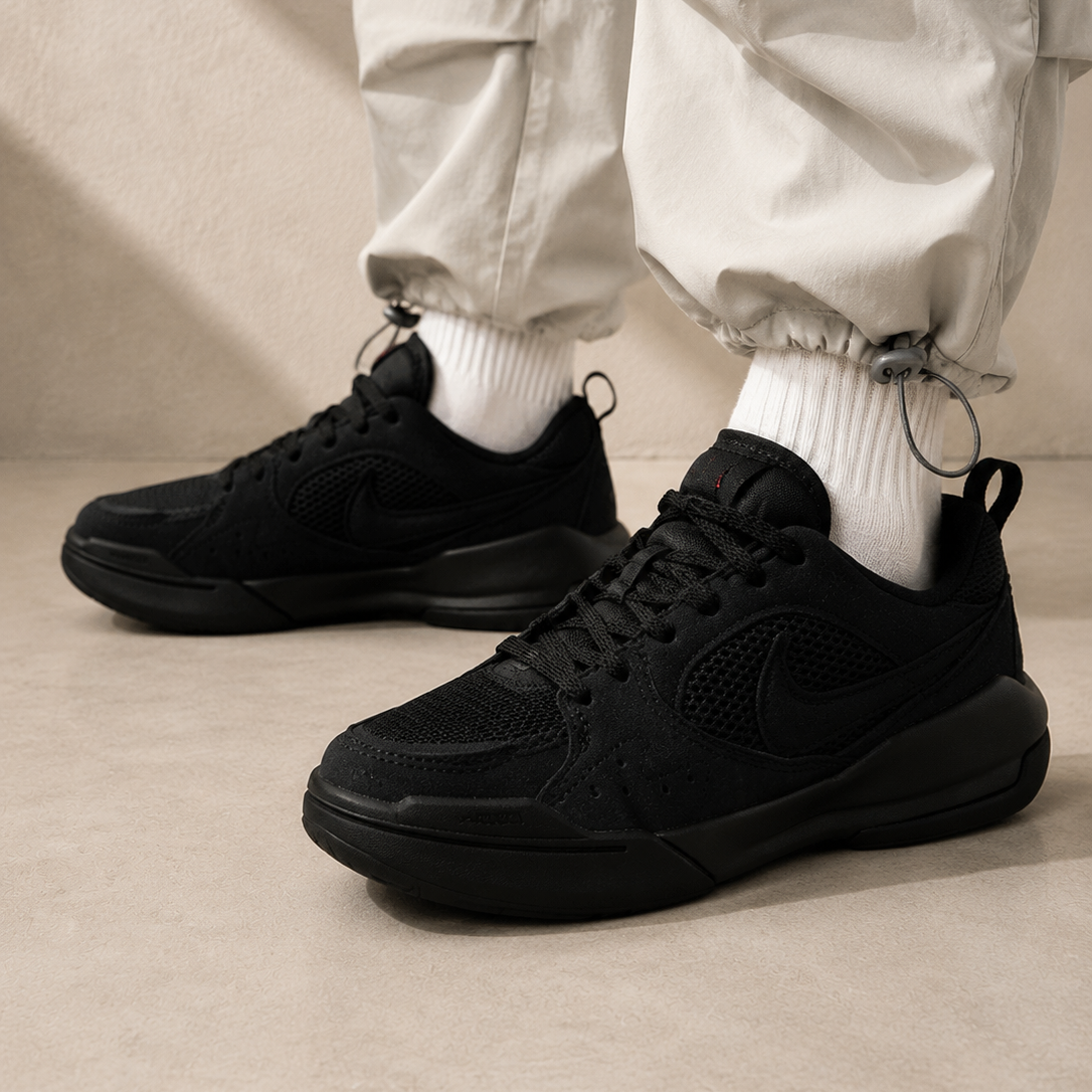 Air Jordan CMFT Era Black baskets basses homme et femme en cuir noir, vue arrière