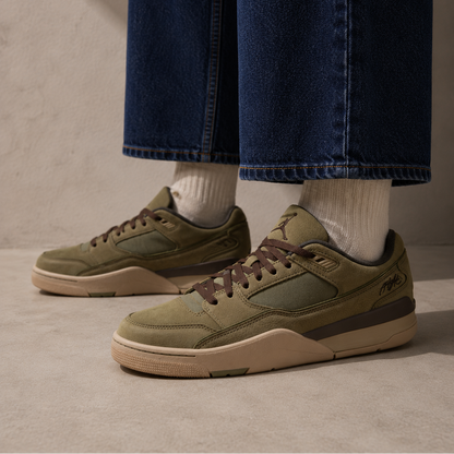 Air Jordan Flight Court Medium Olive Baroque Brown baskets basses homme et femme en daim vert marron, détail tige
