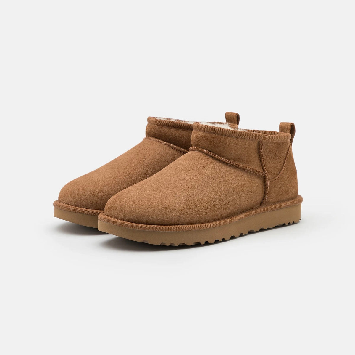 UGG Classic Ultra Mini Chestnut bottines fourrées femme en daim et peau de mouton marron chestnut, vue de face