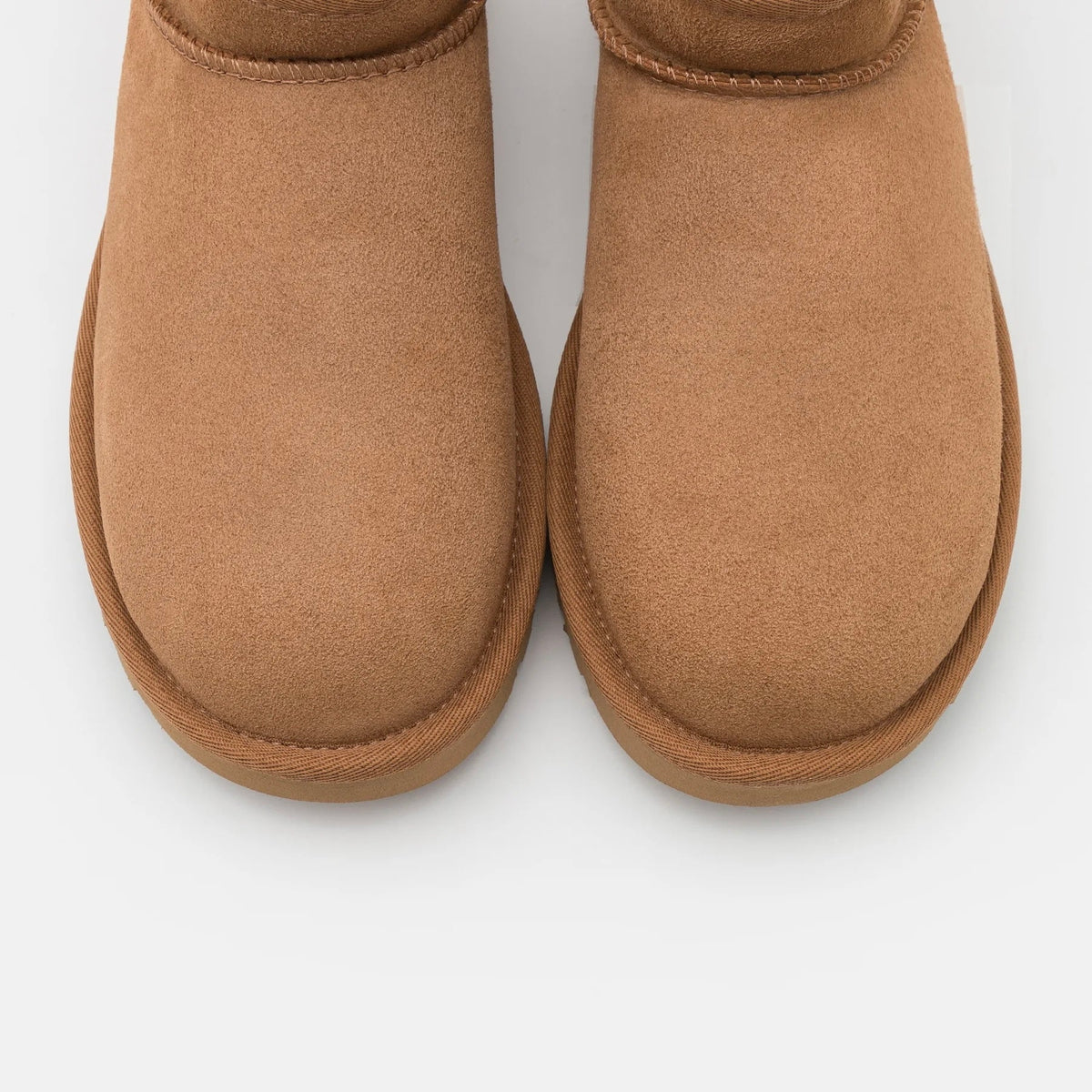 UGG Classic Ultra Mini Chestnut bottines fourrées femme en daim et peau de mouton marron chestnut, détail intérieur