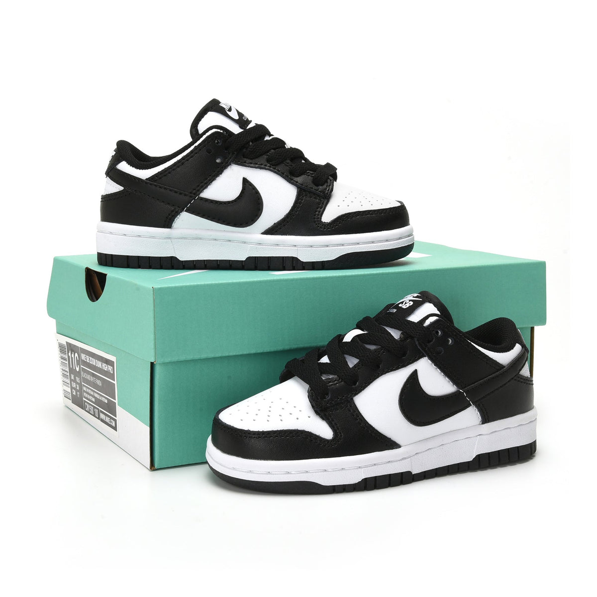 Nike Dunk Low Panda baskets basses enfant en cuir noir blanc, vue de face