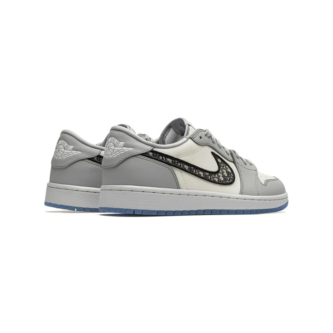 Air Jordan 1 Low Dior baskets basses homme et femme en cuir blanc gris, détail semelle