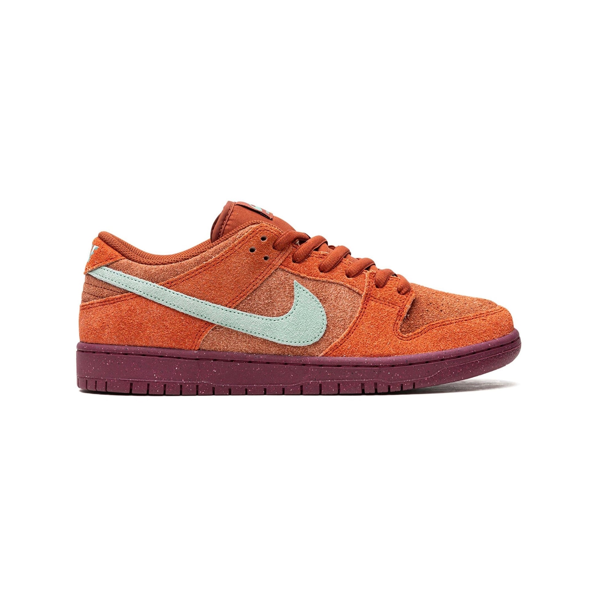 nike dunk low sb dunk low pro prm mystic red baskets vue latérale