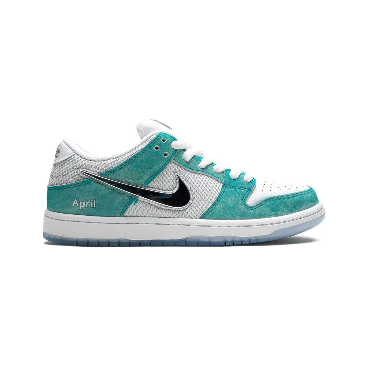 nike dunk low pro qs april skateboards baskets vue latérale