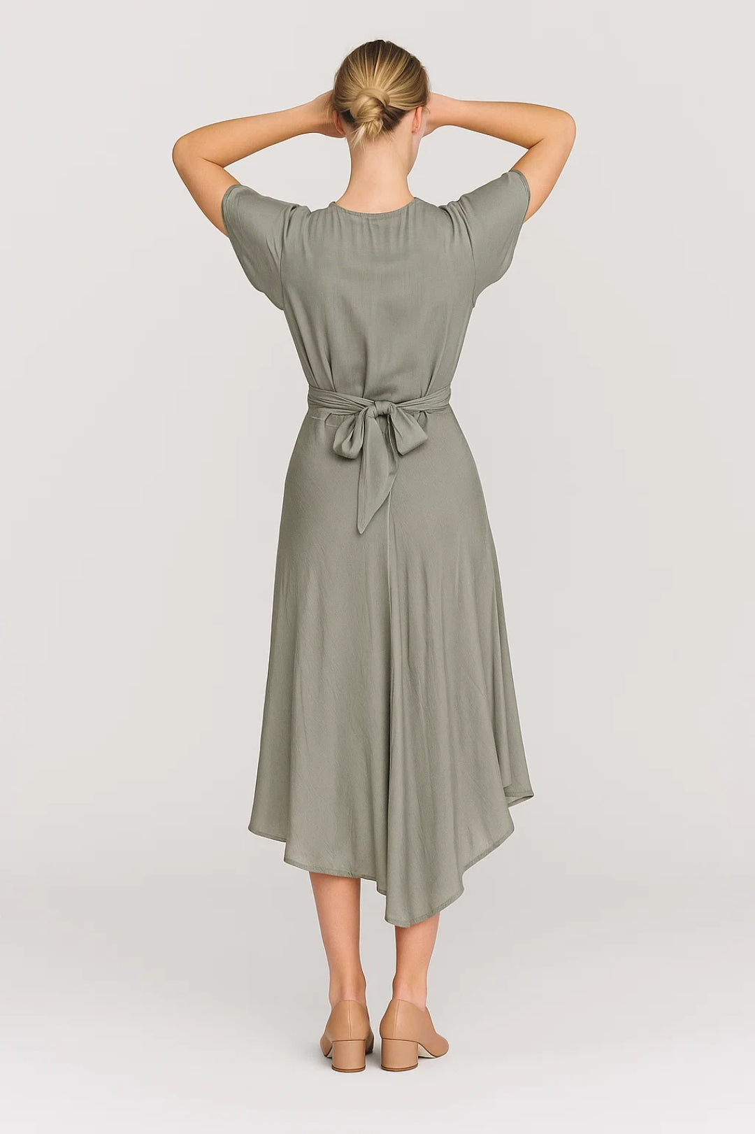 Robe Midi Femme Portefeuille – Silhouette Fluide et Élégante