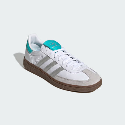 Sneakers basses Adidas Handball Spezial mercedes-amg petronas formula one team white silver unisexe