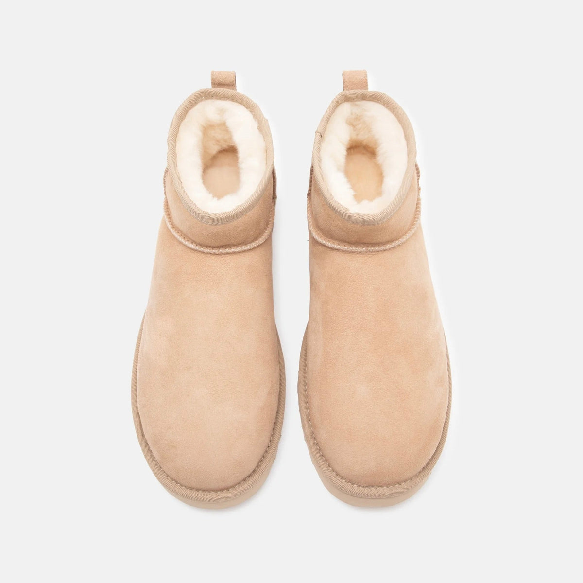 UGG Classic Ultra Mini Sand bottines fourrées femme en daim et peau de mouton beige sable, vue arrière