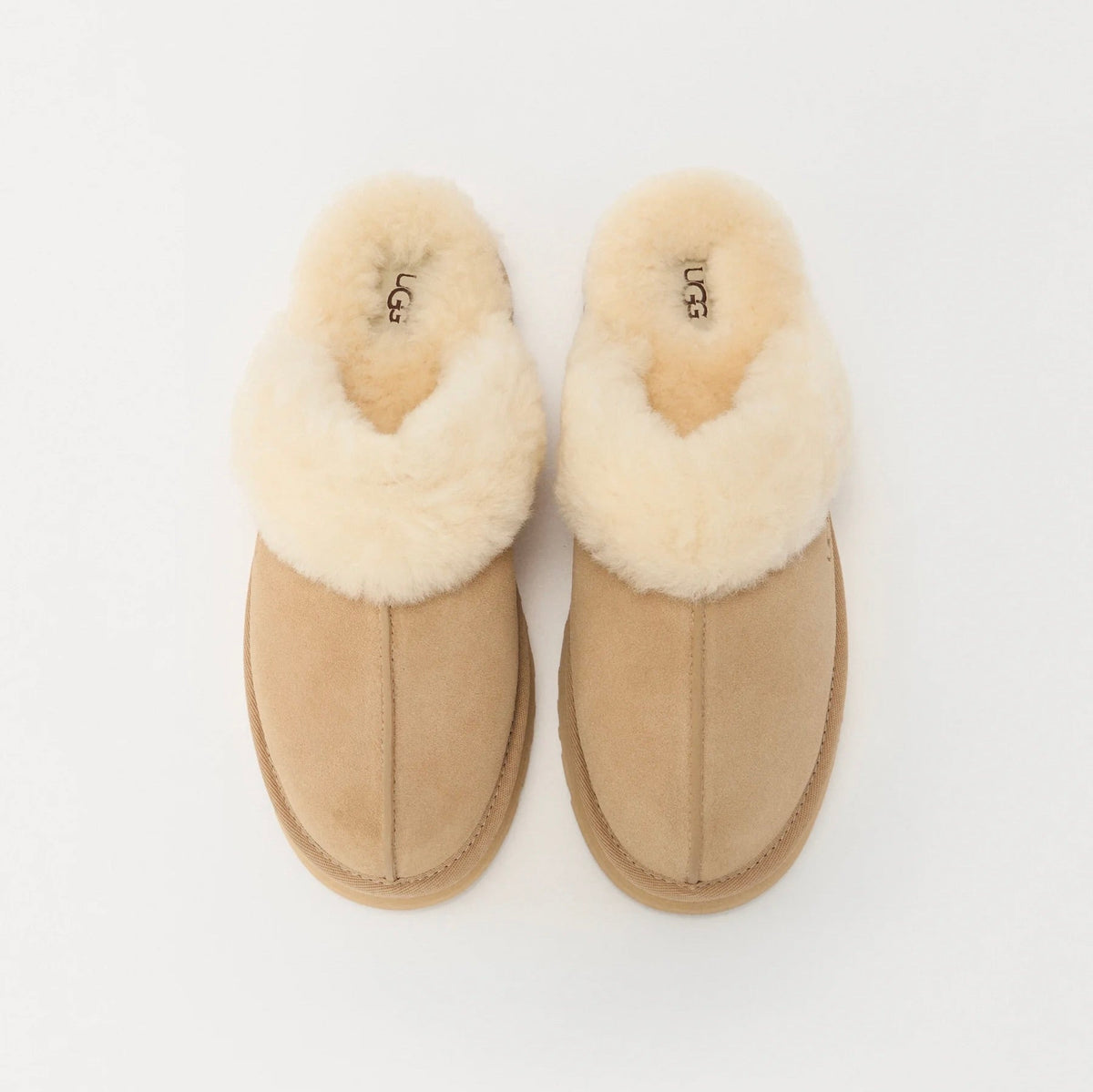 UGG Disquette Sand sabots fourrés femme en daim et peau de mouton beige sable, vue arrière