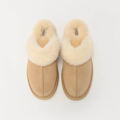 UGG Disquette Sand sabots fourrés femme en daim et peau de mouton beige sable, vue arrière