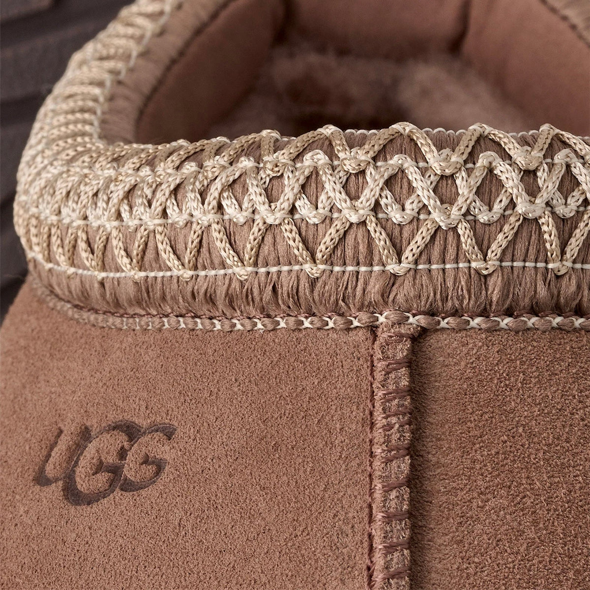 UGG Tazz II Rocky Oak chaussons à plateforme femme en daim et peau de mouton marron chêne, vue arrière