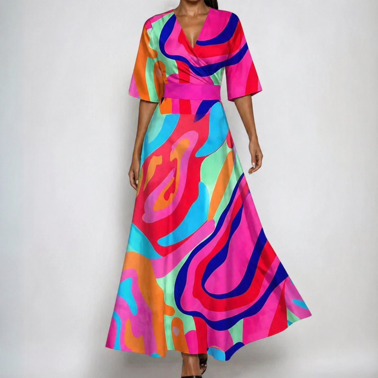 Florence | Robe longue portefeuille en satin à fleurs pour femme avec col en V et ceinture