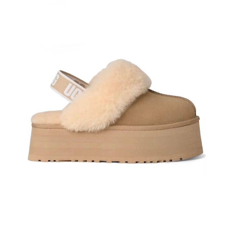 UGG Funkette Mustard Seed sabots à plateforme femme en daim et peau de mouton moutarde, vue de profil