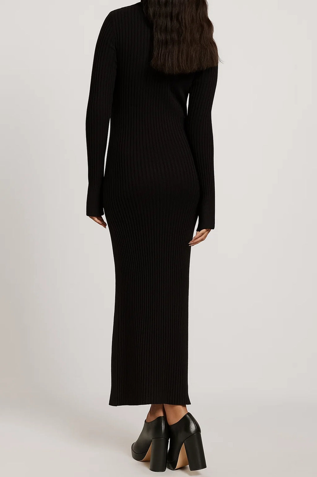 Robe Maxi Femme en Coton Côtelé – Col V Profond et Coupe Ajustée